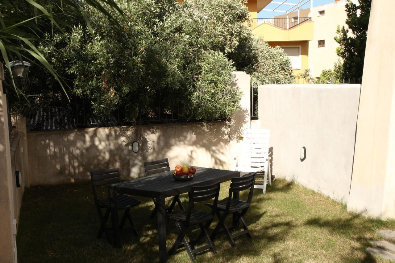 Fenile Apartments Santa Maria Navarrese Bagian luar foto
